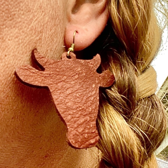 Steer head cow long horn leather earrings. - Picture 2 of 4